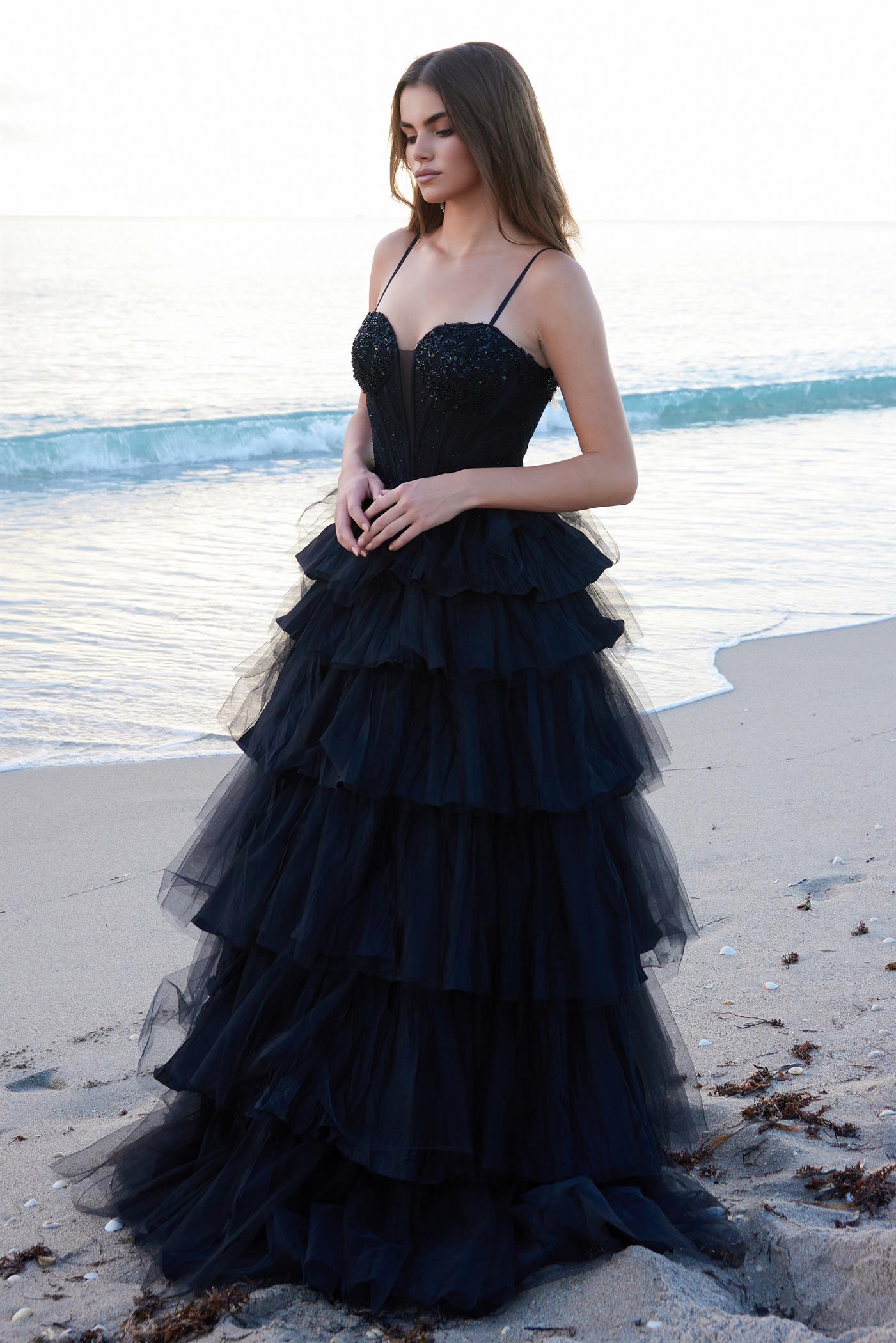 NA25-Y1545 BEAUTIFUL LONG BALL GOWN WITH A MULTI-LAYERED TULLE SKIRT SWEETHEART TOP