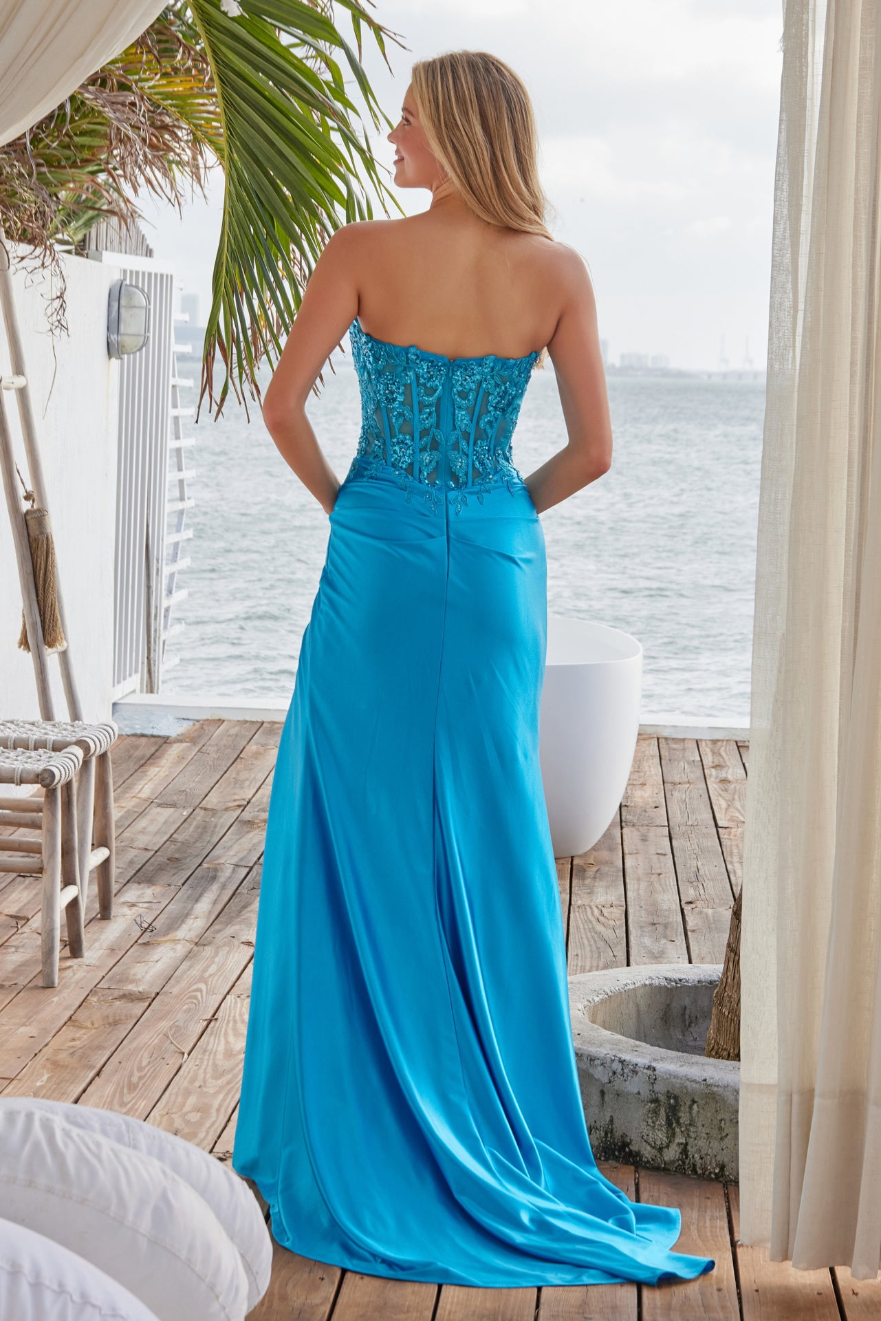 NA25-R1690 STRAPLESS WITH A SWEETHEART TOP SHEER BONED WAISTLINE EMBELLISHED WITH SEQUIN APPLIQUE OPEN SLIT