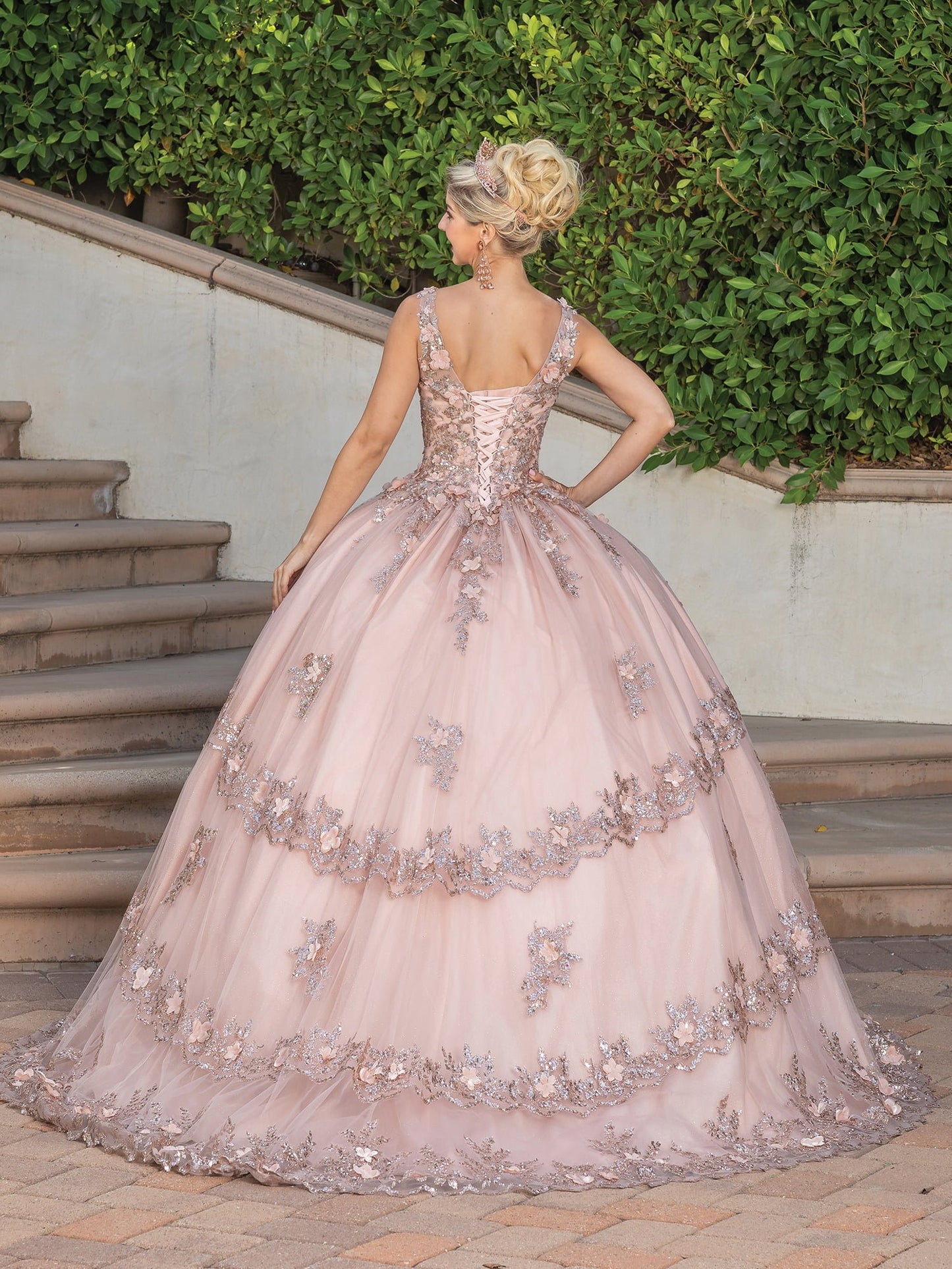 DQ25-1763 ELEGANT CORSET-TOP GOWN WITH FLORAL APPLIQUE AND LAYERED TULLE SKIRT