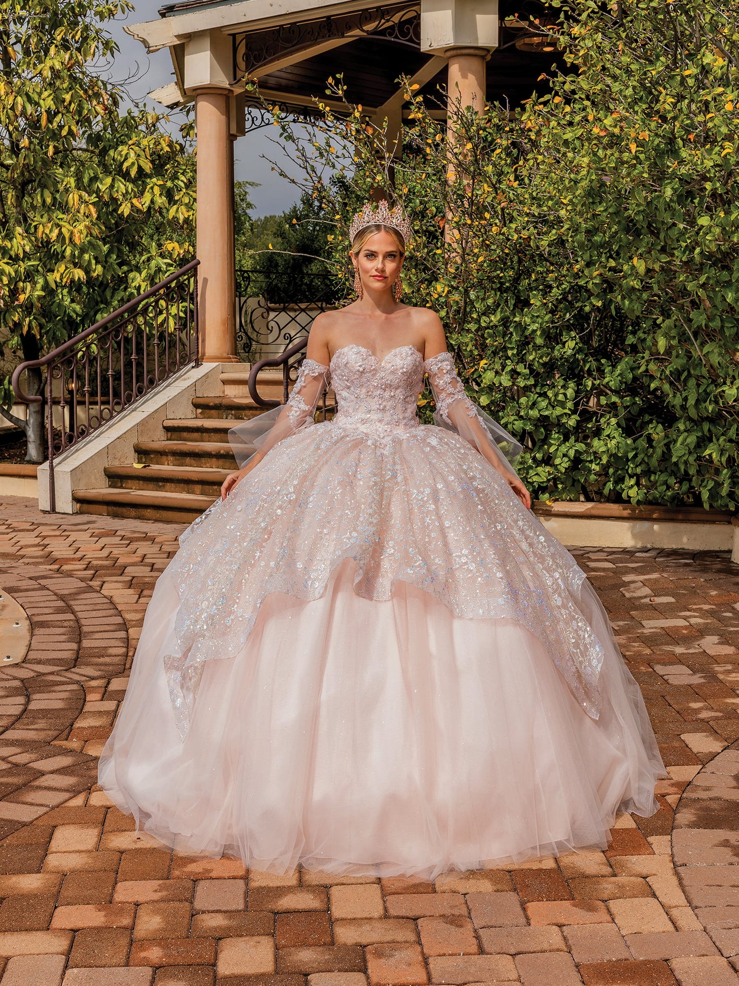 DQ25-1773 TRAPLESS GOWN WITH SEQUINED LACE BODICE AND FULL TULLE SKIRT