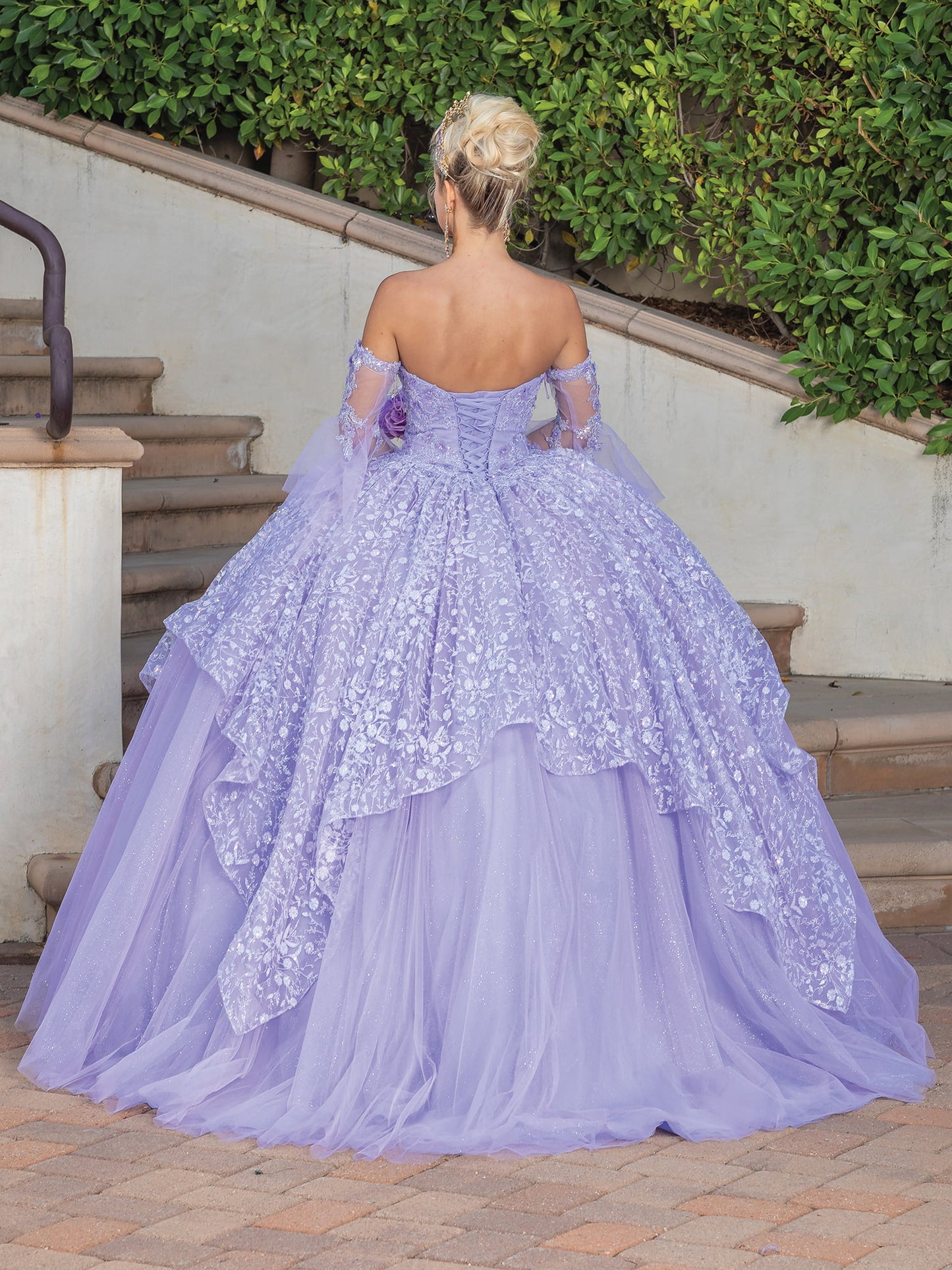 DQ25-1773 TRAPLESS GOWN WITH SEQUINED LACE BODICE AND FULL TULLE SKIRT