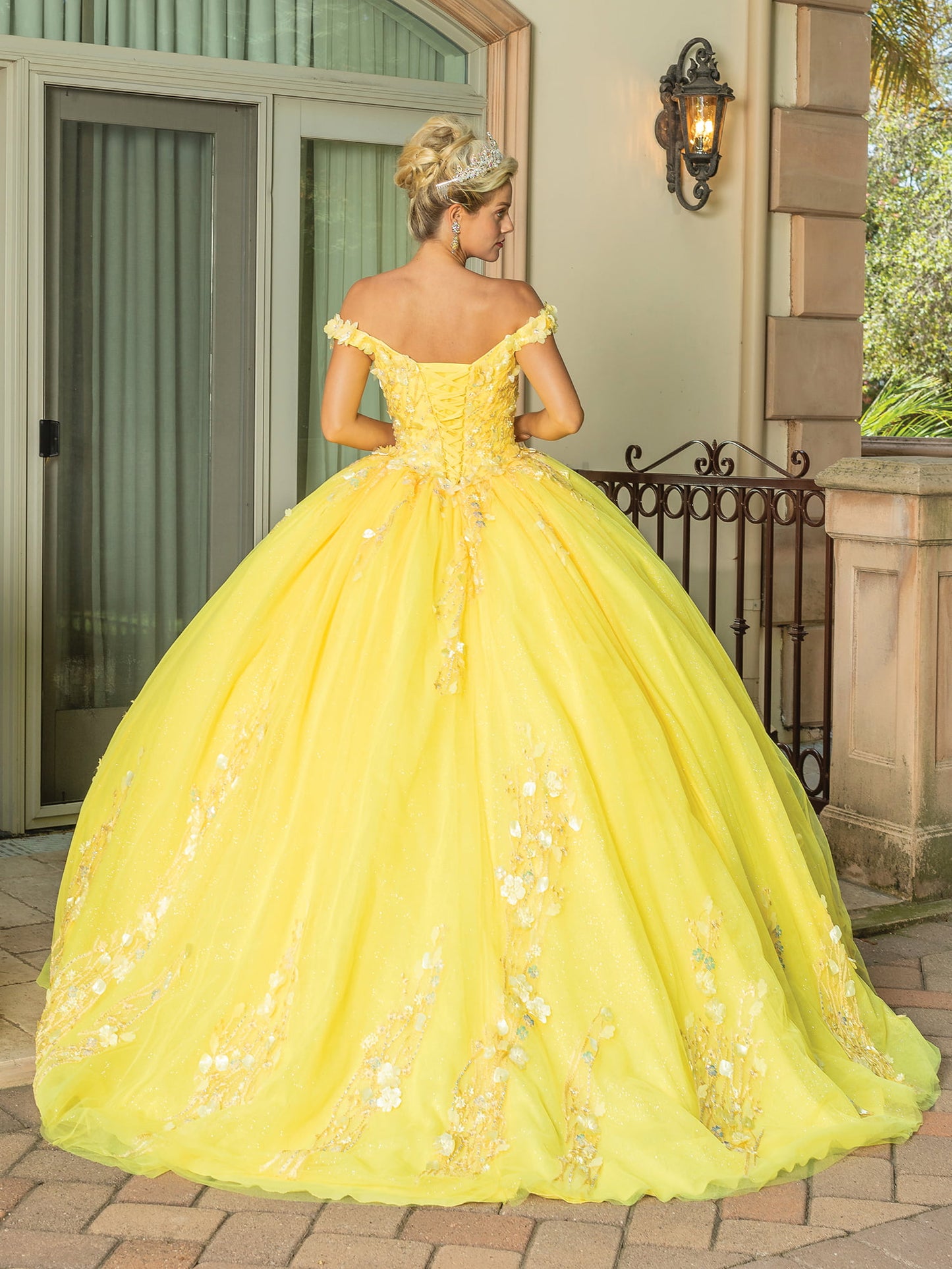DQ25-1775 PRINCESS-STYLE OFF-THE-SHOULDER GOWN WITH FLORAL APPLIQUES