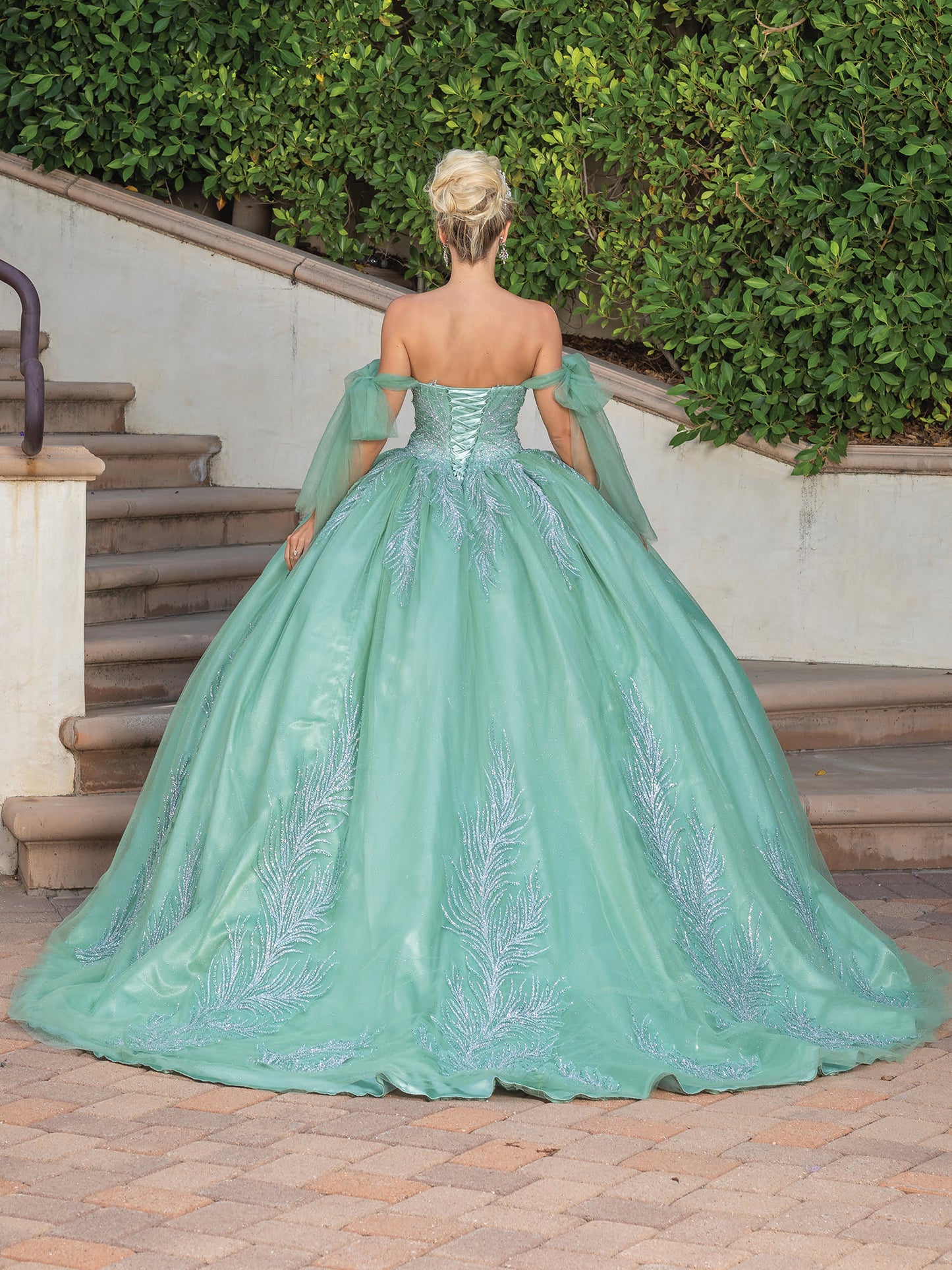 DQ25-1793 ELEGANT OFF-THE-SHOULDER GOWN WITH EMBROIDERED BODICE