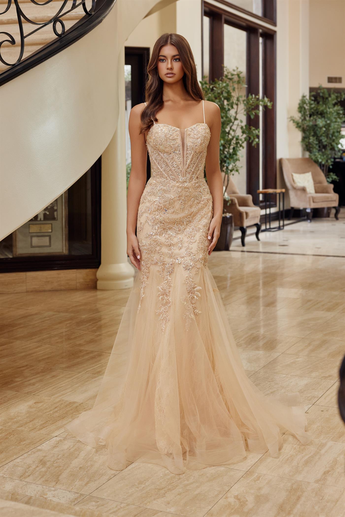 NOX26-H1874 TRUMPET SILHOUETTE TULLE MATERIAL PLUNGING SEMI SWEETHEAR