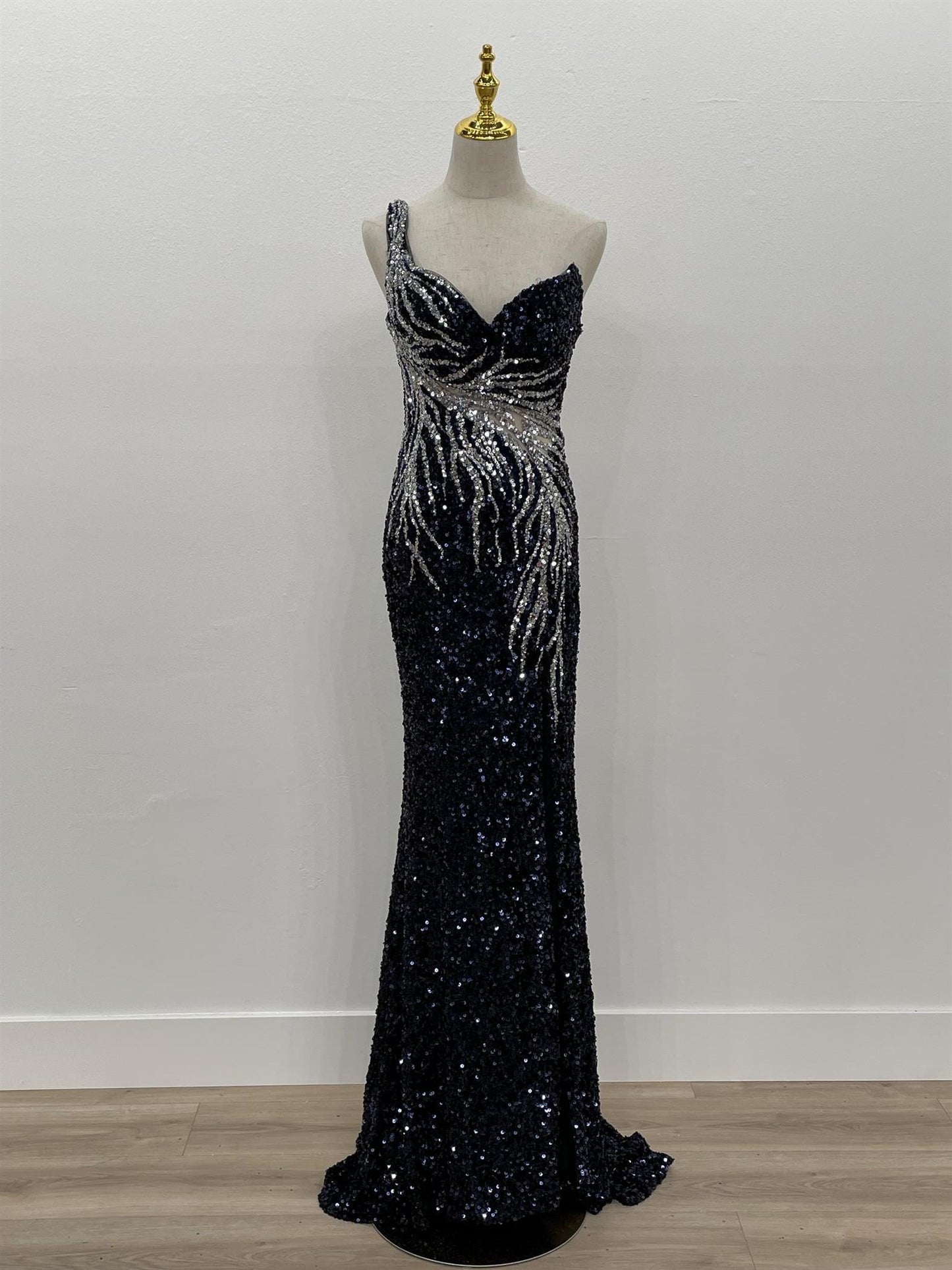 NA24-E1280 One Shoulder Sequin Gown , Sweetheart Neckline, Detail Silver Design, Leg Slit